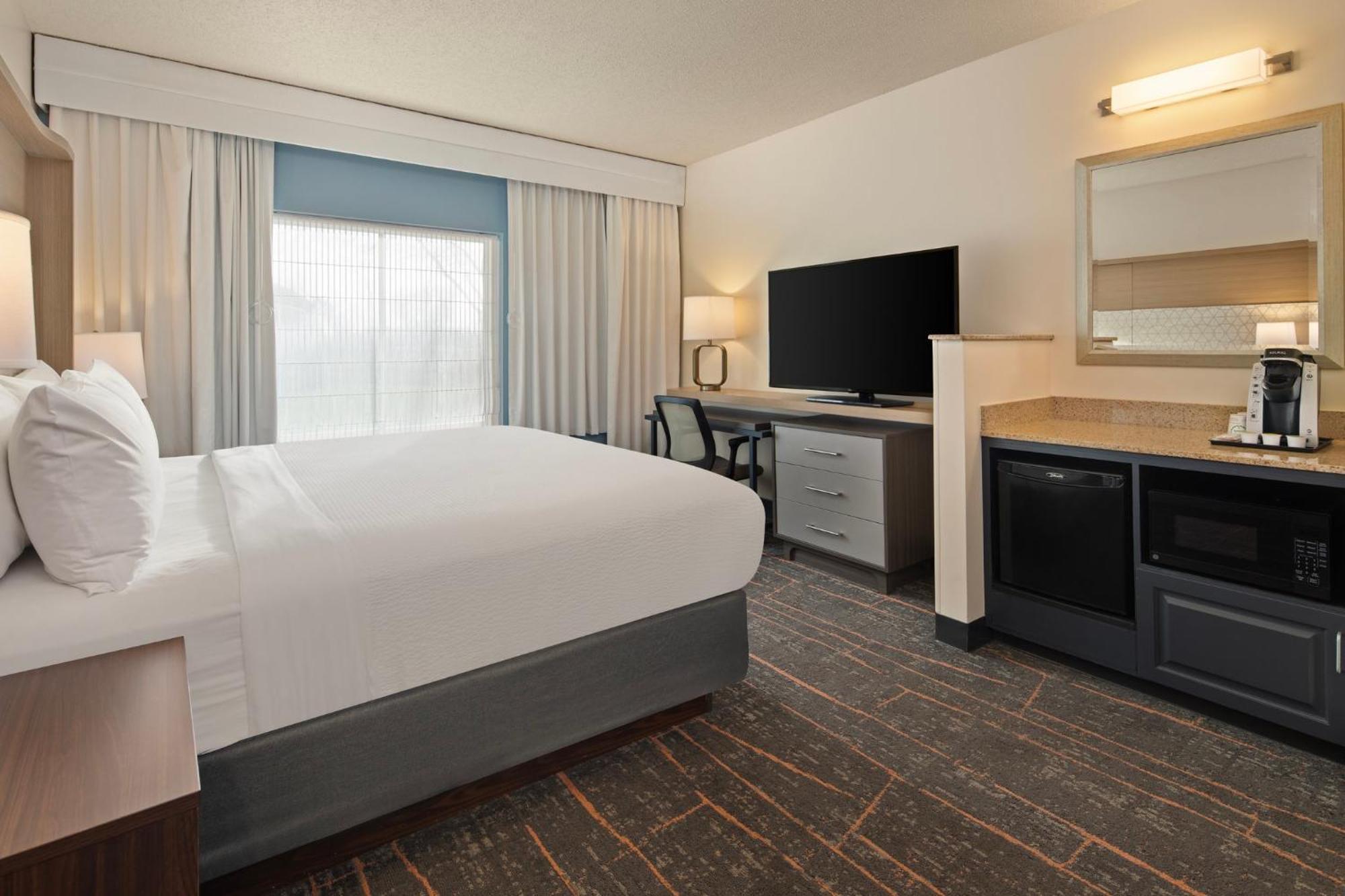 Holiday Inn Hotel & Suites Maple Grove Northwest Minneapolis-Arbor Lakes, An Ihg Hotel Bagian luar foto